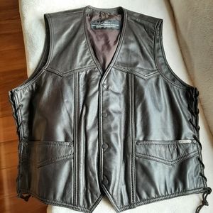 VINTAGE brown leather Harley-Davidson biker vest (men's XL)